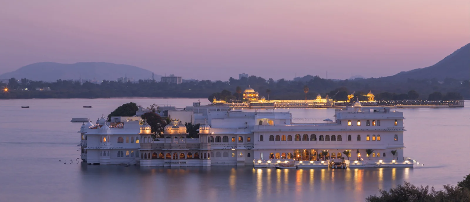 Romantic Things to Do in Udaipur Near Lake Pichola